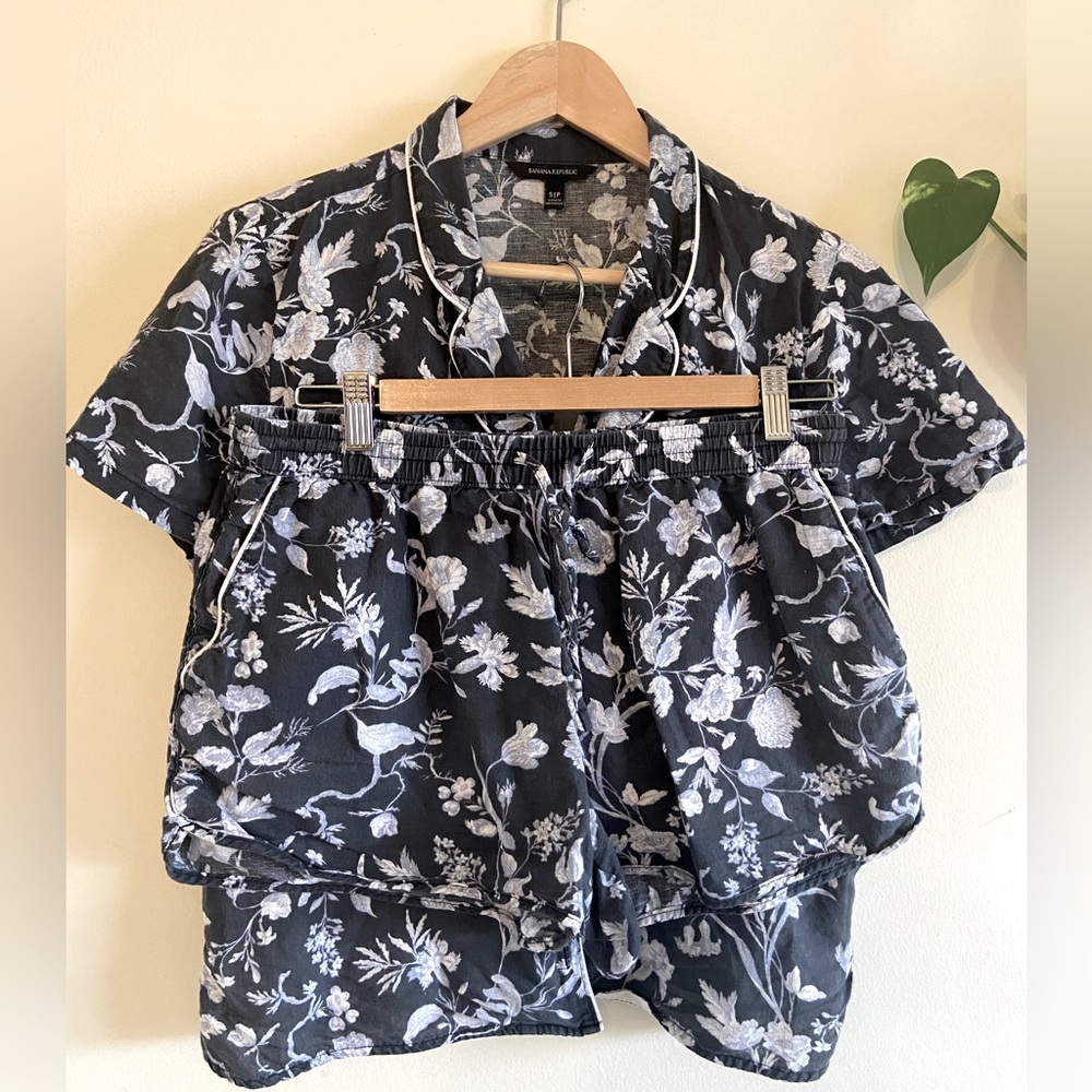 Banana Republic 2 pieces pj